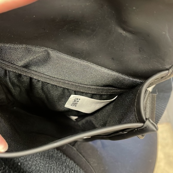 Rains travel Bag - Picture 5 of 7